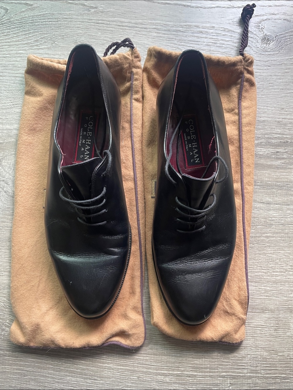 Cole Haan Black Leather Derby Oxfords with Burgundy Lining